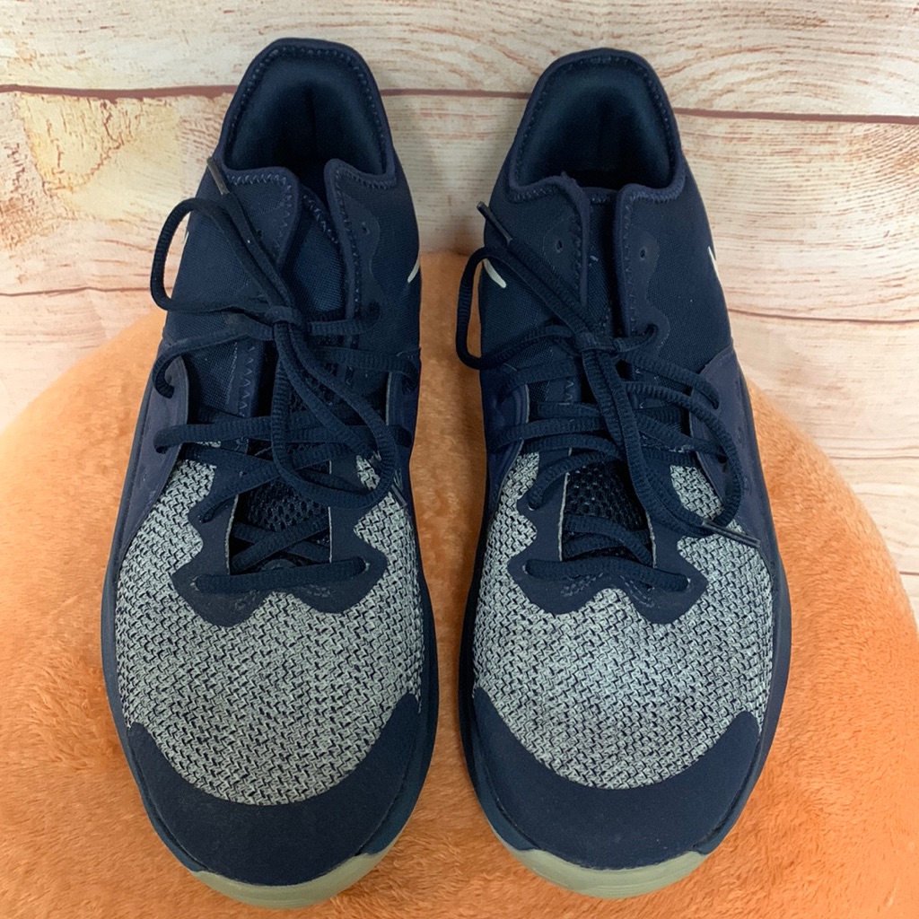 Mens Nike Air Versitile Lii Basketball Sneakers